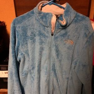 Fuzzy Blue north face like new!!!